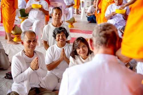 ภาพ No.230840:วันที่ 28 มิถุนายน พ.ศ. 2568 พิธีตัดปอยผมและปลงผม โครงการบวชพระนานาชาติ AEC & WAB รุ่นที่ 9 ณ วิหารคด 2 วัดพระธรรมกาย