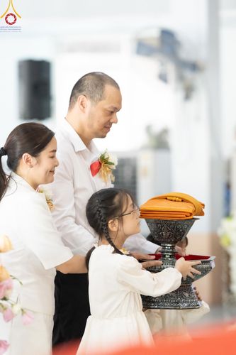 ภาพ No.162791:โครงการกฐินสามัคคีทั่วไทย 30,000 วัด บูชาธรรม 80 ปี หลวงพ่อธัมมชโย โดย คณะศิษยานุศิษย์วัดพระธรรมกาย ณ วัดโบสถ์บน จ.นนทบุรี วันที่ 19 ตุลาคม พ.ศ. 2567