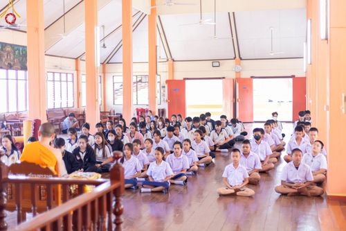 ภาพ No.200442:พิธีทอดผ้าป่าทำนุบำรุงศาสนสถาน ณ วัดผาสุการาม ตำบลบางไทรป่า อำเภอบางเลน จังหวัดนครปฐม ในโครงการธรรมยาตรา กตัญญูบูชา มหาปูชนียาจารย์ พระมงคลเทพมุนี(สด จนฺทสโร) พระผู้ปราบมาร อนุสรณ์สถาน 7 แห่ง ปีที่ 13 วันที่ 22 มกราคม พ.ศ. 2568