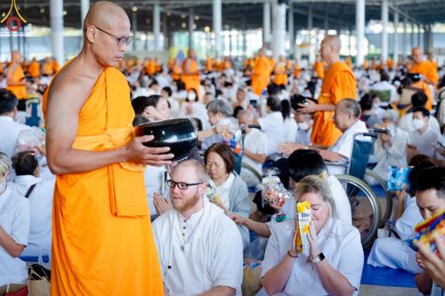 ภาพ No.207295:พิธีตักบาตร และปฏิบัติธรรมช่วงสาย ในวันมาฆบูชา วันพุธที่ 12 กุมภาพันธ์ พ.ศ. 2568 ณ วัดพระธรรมกาย จังหวัดปทุมธานี