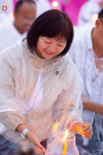 ภาพ No.118246:พิธีจุดประทีปถวายเป็นพุทธบูชา และบูชาธรรมมหาปูชนียาจารย์ พระมงคลเทพมุนี(สด จนฺทสโร) วันที่ 24 มกราคม พ.ศ. 2567 ณ อนุสรณ์สถานบางปลา อ.บางเลน จ.นครปฐม