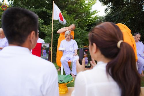 ภาพ No.147489:พิธีตัดปอยผม ขอขมา มอบบาตร ผ้าไตร โครงการปฐมอุปสมบท สมโภชอุโบสถ บูชาธรรม 80 ปี หลวงพ่อธัมมชโย ณ วัดพระธรรมกายโทชิหงิ ประเทศญี่ปุ่น วันพฤหัสบดีที่ 8 สิงหาคม พ.ศ. 2567