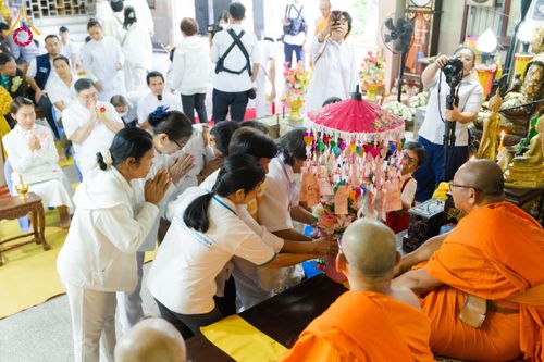 ภาพ No.196646:พิธีทอดผ้าป่าทำนุบำรุงศาสนสถาน ณ วัดไทยเจริญ ตำบลบางขุนกอง อำเภอบางกรวย จังหวัดนนทบุรี  ในโครงการธรรมยาตรา กตัญญูบูชา มหาปูชนียาจารย์ พระมงคลเทพมุนี(สด จนฺทสโร) พระผู้ปราบมาร อนุสรณ์สถาน 7 แห่ง ปีที่ 13 วันที่ 17 มกราคม พ.ศ. 2568