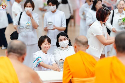 ภาพ No.206953:พิธีถวายโคมมาฆประทีป น้อมถวายเป็นพุทธบูชา แด่คณะพระภิกษุ สามเณร วัดพระธรรมกาย วันอาทิตย์ที่ 9 กุมภาพันธ์ พ.ศ. 2568 ณ ห้องแก้วสารพัดนึก 2 สภาธรรมกายสากล วัดพระธรรมกาย จังหวัดปทุมธานี