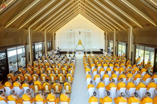 ภาพ No.249245:วันที่ 20 กันยายน พ.ศ. 2568 พิธีประดิษฐานรูปหล่อหลวงปู่วัดปากน้ำ ภาษีเจริญ ณ วิหารพระมงคลเทพมุนี (สด จนฺทสโร) ศูนย์ปฏิบัติธรรมภูเก็ต จ.ภูเก็ต