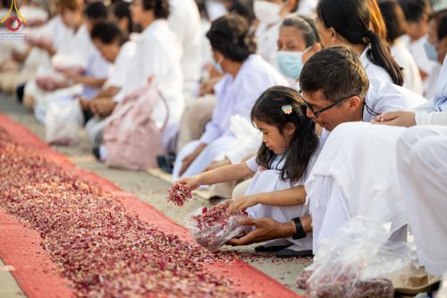 ภาพ No.120077:พิธีต้อนรับพระธรรมยาตรา ในโครงการธรรมยาตรา กตัญญูบูชา มหาปูชนียาจารย์ พระมงคลเทพมุนี(สด จนฺทสโร) พระผู้ปราบมาร อนุสรณ์สถาน 7 แห่ง ปีที่ 12 วันที่ 28 มกราคม พ.ศ. 2567 ณ วัดพระธรรมกาย จ.ปทุมธานี