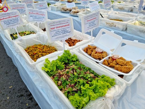 ภาพ No.110752:พิธีถวายภัตตาหารเป็นสังฆทาน แด่คณะพระธรรมยาตราฯ ในโครงการธรรมยาตรากตัญญูบูชา มหาปูชนียาจารย์ พระมงคลเทพมุนี(สด จนฺทสโร) พระผู้ปราบมาร อนุสรณ์สถาน 7 แห่ง ปีที่ 12 วันที่ 12 มกราคม พ.ศ. 2567 ณ อนุสรณ์สถานมหาวิหารพระมงคลเทพมุนี(โลตัสแลนด์) อ.สองพี่น้อง จ.สุ