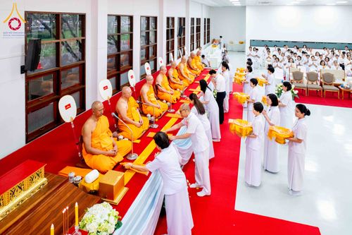 ภาพ No.314558:วันศุกร์ที่ 20 มีนาคม พ.ศ. 2569 พิธีบำเพ็ญกุศล คุณพ่อณรงค์ จินตมากุล โยมบิดา พระครูปลัดรัตนวีรวัฒน์ (รังสฤษดิ์ อิทฺธิจินตโก) ที่ปรึกษาเจ้าคณะจังหวัดปทุมธานี เจ้าอาวาสวัดพระธรรมกาย  ณ ห้องปลูกศรัทธา 2 วัดพระธรรมกาย ปทุมธานี