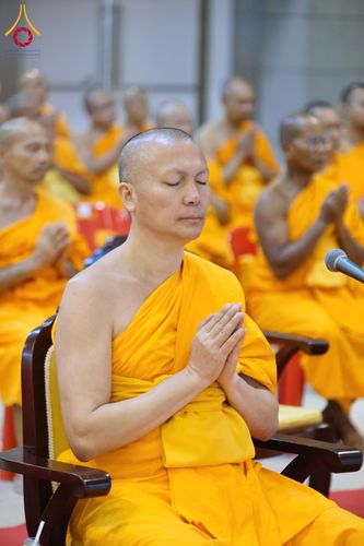 ภาพ No.284763:วันอาทิตย์ที่ 14 ธันวาคม พ.ศ.2568  พิธีปฏิบัติธรรม พิธีถวายภัตตาหารเป็นสังฆทาน พิธีมอบต้นสมบัติจักรพรรดิ ถวายแด่เจ้าอาวาสและประธานสงฆ์ 236 ศูนย์ส่งเสริมศีลธรรมทั่วโลก ณ สภาธรรมกายสากล วัดพระธรรมกาย