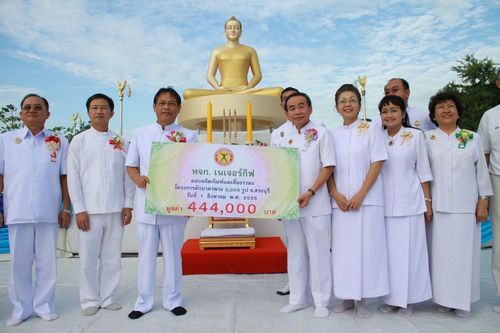 ภาพ No.2713:ตักบาตรดอกไม้เข้าพรรษา 2555