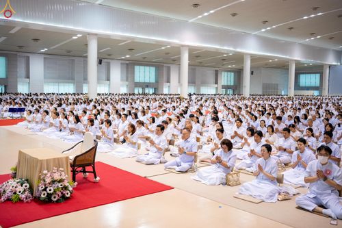 ภาพ No.337899:วันอาทิตย์ต้นเดือน 5 กรกฎาคม พ.ศ.2569 พิธีบูชาข้าวพระ ณ สภาธรรมกายสากล วัดพระธรรมกาย