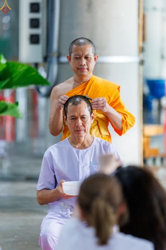 ภาพ No.333553:วันอาทิตย์ที่ 7 มิถุนายน พ.ศ.2569 พิธีตัดปอยผมและปลงผมนาคธรรมทายาท โครงการบรรพชาและอุปสมบทหมู่ธรรมทายาท รุ่นผู้บริหาร รุ่นที่ 16 ณ วิหารคด 11 วัดพระธรรมกาย