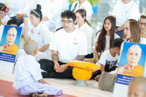 ภาพ No.319441:วันเสาร์ที่ 4 เมษายน พ.ศ.2569 พิธีขอขมา มอบผ้าไตร และถวายบาตรแด่นาคธรรมทายาท ในโครงการบรรพชาสามเณรฟื้นฟูพระพุทธศาสนาทั่วไทย โครงการหน่อแก้วเปรียญธรรม รุ่นที่ 14 โครงการสามเณรยุวธรรมทายาท รุ่นที่ 34 โครงการสามเณรมัชฌิมธรรมทายาท รุ่นที่ 30 ณ สภาธรรมกายสากล