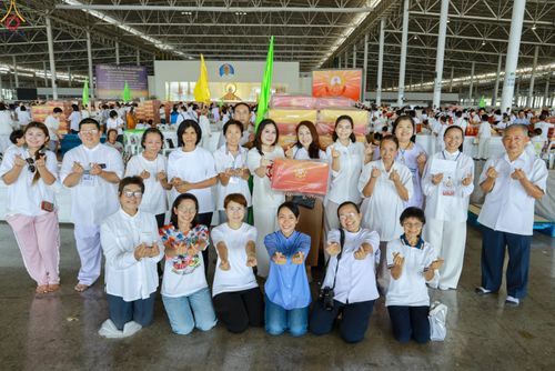 ภาพ No.322185:วันที่ 14 เมษายน พ.ศ.2569 การเตรียมกล่องไทยธรรม วันสุดท้าย เพื่องานถวายมหาสังฆทาน 40,000 กว่าวัดทั่วประเทศ วันคุ้มครองโลก 22 เมษายน พ.ศ.2569 วัดพระธรรมกาย