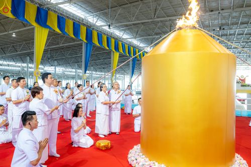 ภาพ No.342836:วันอาทิตย์ที่ 9 สิงหาคม พ.ศ.2569 พิธีจุดเทียนใจ ไฟนิรันดร์ อนันตชัย ณ รัตนบัลลังก์ วัดพระธรรมกาย