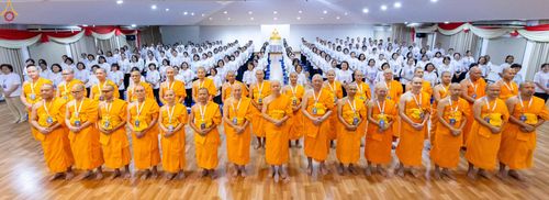 ภาพ No.319976:วันที่ 6 เมษายน พ.ศ.2569 ทีมจัดภัตตาหารประชุมเตรียมงานถวายมหาสังฆทาน 40,000 กว่าวัดทั่วประเทศ บูชาธรรม 82 ปี หลวงพ่อธัมมชโย