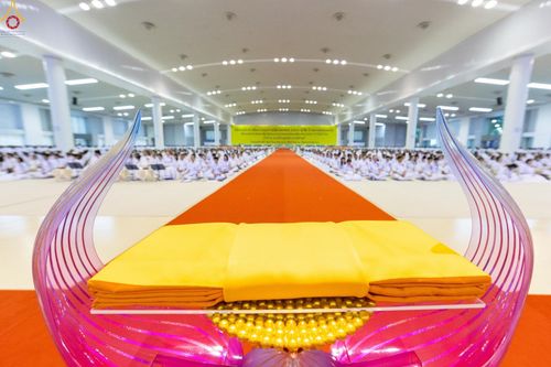ภาพ No.345681:วันพฤหัสบดีที่ 27 สิงหาคม พ.ศ.2569 พิธีทอดผ้าป่าเพื่อถวายอุปกรณ์สื่อโสตทัศน์ อาคาร 82 ปี หลวงพ่อธัมมชโย พิธีทอดผ้าป่าสมทบกฐินวัดพระธรรมกาย และสมทบกฐิน 30,000 กว่าวัดทั่วไทย ครั้งที่ 1 ประจำปี พุทธศักราช 2569 ณ วัดพระธรรมกาย ปทุมธานี