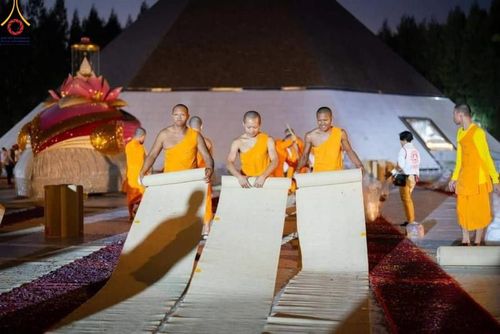 ภาพ No.105904:V.2 ทุ่มเท การเตรียมงาน เก็บงาน การรับบุญของเจ้าหน้าที่หน่วยงานต่างๆ เพื่อโครงการธรรมยาตรา กตัญญูบูชามหาปูชนียาจารย์ พระมงคลเทพมุนี (สด จนฺทสโร) พระผู้ปราบมาร อนุสรณ์สถาน 7 แห่ง ปีที่ 12 ระหว่างวันที่ 2 - 31 มกราคม พ.ศ.2567