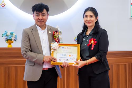 ภาพ No.283973:วันที่ 18 พฤศจิกายน พ.ศ. 2568 พิธีทอดกฐินสามัคคีทั่วไทย 30,000 วัด  โดยคณะศิษยานุศิษย์ บูชาธรรม 81 ปี  หลวงพ่อธัมมชโย  ณ วัดสวายสอ จ.บุรีรัมย์