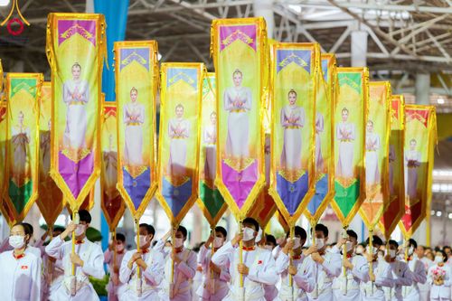 ภาพ No.92234:พิธีทอดกฐินธรรมชัยเพื่อสร้างอาคาร 115 ปี คุณยายอาจารย์มหารัตนอุบาสิกาจันทร์ ขนนกยูง อาทิตย์ต้นเดือนที่ 5 พฤศจิกายน พ.ศ. 2566 ณ วัดพระธรรมกาย จ.ปทุมธานี