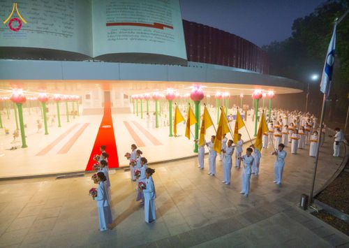 ภาพ No.298017:วันเสาร์ที่ 17 มกราคม พ.ศ. 2569 พิธีบรรพชาอุปสมบท โครงการอุปสมบทหมู่ บูชาธรรมครบ 117 ปี คุณยายอาจารย์มหารัตนอุบาสิกาจันทร์ ขนนกยูง  ณ อุโบสถพระไตรปิฎก วัดพระธรรมกาย