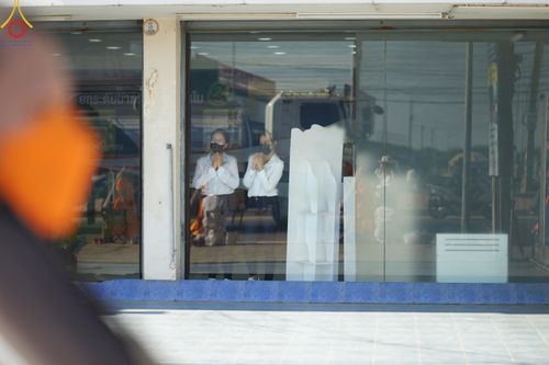 ภาพ No.105638:พิธีต้อนรับพระธรรมยาตรา ในโครงการธรรมยาตรากตัญญูบูชา มหาปูชนียาจารย์ พระมงคลเทพมุนี(สด จนฺทสโร) พระผู้ปราบมาร อนุสรณ์สถาน 7 แห่ง ปีที่ 12 วันที่ 3 มกราคม พ.ศ. 2567 ณ อนุสรณ์สถานโลตัสแลนด์ จ.สุพรรณบุรี