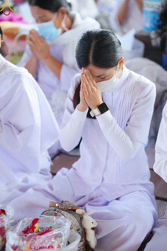 ภาพ No.73652:พิธีตักบาตรพระธรรมยาตราฯ ในโครงการธรรมยาตรากตัญญูบูชา มหาปูชนียาจารย์ พระมงคลเทพมุนี(สด จนฺทสโร) พระผู้ปราบมาร ปีที่ 11 ณ อนุสรณ์สถานลำดับที่ 4 สถานที่เกิดด้วยกายธรรม วัดโบสถ์ (บน) บางคูเวียง อ.บางกรวย จ.นนทบุรี วันที่ 22 มกราคม พ.ศ. 2566