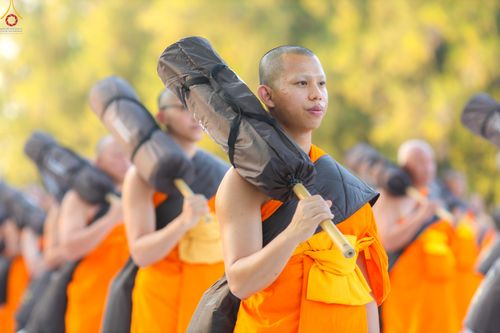 ภาพ No.281662:วันที่ 24 ธันวาคม พ.ศ.2568 พระธรรมยาตรา ปฏิบัติธรรม และถ่ายภาพหมู่ประวัติศาสตร์ ณ ลานหน้ามหาวิหารพระมงคลเทพมุนีฯ วัดพระธรรมกาย