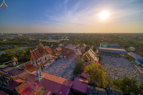 ภาพ No.73371:พิธีจุดประทีปถวายเป็นพุทธบูชา และบูชาธรรมมหาปูชนียาจารย์ ในโครงการธรรมยาตรากตัญญูบูชา มหาปูชนียาจารย์ พระมงคลเทพมุนี(สด จนฺทสโร) พระผู้ปราบมาร ปีที่ 11 ณ อนุสรณ์สถานลำดับที่ 4 สถานที่เกิดด้วยกายธรรม วัดโบสถ์ (บน) บางคูเวียง อ.บางกรวย จ.นนทบุรี วันที่ 21 