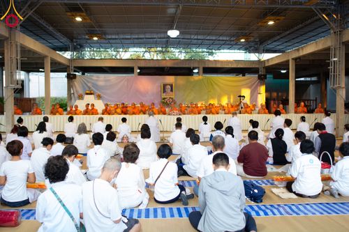 ภาพ No.106014:พิธีถวายภัตตาหารเป็นสังฆทาน แด่คณะพระธรรมยาตราฯ ในโครงการธรรมยาตรากตัญญูบูชา มหาปูชนียาจารย์ พระมงคลเทพมุนี(สด จนฺทสโร) พระผู้ปราบมาร อนุสรณ์สถาน 7 แห่ง ปีที่ 12 วันที่ 3 มกราคม พ.ศ. 2567 ณ อนุสรณ์สถานโลตัสแลนด์ จ.สุพรรณบุรี