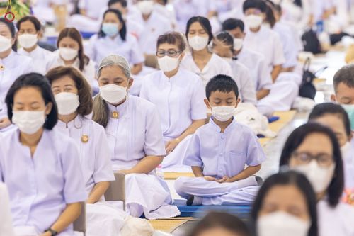 ภาพ No.65145:พิธีบูชาข้าวพระ และสาธุชนปฏิบัติธรรมร่วมกัน ในวันอาทิตย์ต้นเดือนที่ 4 ธันวาคม พ.ศ. 2565 ณ วัดพระธรรมกาย จ.ปทุมธานี