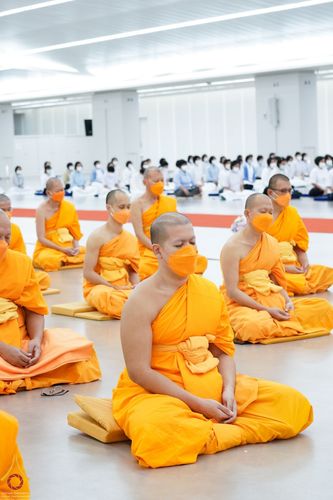 ภาพ No.67578:คณะสงฆ์วัดพระธรรมกาย และศูนย์ส่งเสริมทั่วโลกเจริญพระพุทธมนต์ และปฏิบัติธรรมเจริญสมาธิภาวนาเพื่อถวายพระพรชัยมงคลแด่ สมเด็จพระเจ้าลูกเธอ เจ้าฟ้าพัชรกิติยาภา นเรนทิราเทพยวดี กรมหลวงราชสาริณีสิรพัชร มหาวัชรราธิดา