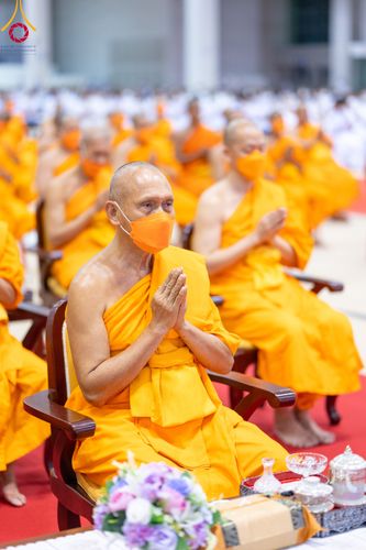 ภาพ No.91002:พิธีบำเพ็ญกุศลสวดพระอภิธรรม  อุบาสกถาวร พรหมถาวร (อุบาสกผู้ปั้นพระ) คืนที่ 6 วันพฤหัสบดีที่ 19 ตุลาคม พ.ศ. 2566 ณ ห้องแก้วสารพัดนึก 1 สภาธรรมกายสากล วัดพระธรรมกาย จ.ปทุมธานี