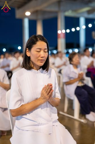 ภาพ No.286728:วันอาสาฬหบูชา วันพฤหัสบดีที่ 10 กรกฏาคม พ.ศ.2568  พิธีเวียนประทักษิณรอบพระมหาธรรมกายเจดีย์ , พิธีฉลองชัยสวดมนต์บทธัมมจักกัปปวัตตนสูตร ครบ 7,520,000,000 จบ ณ มหารัตนวิหารคด วัดพระธรรมกาย