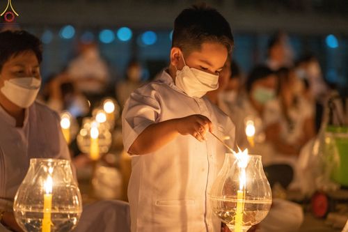 ภาพ No.75382:พิธีจุดประทีปถวายเป็นพุทธบูชา และบูชาธรรมมหาปูชนียาจารย์ ในโครงการธรรมยาตรากตัญญูบูชา มหาปูชนียาจารย์ พระมงคลเทพมุนี(สด จนฺทสโร) พระผู้ปราบมาร ปีที่ 11 ณ อนุสรณ์สถานลำดับที่ 7 สถานที่ขยายวิชชาธรรมกาย วัดพระธรรมกาย จ.ปทุมธานี วันที่ 31 มกราคม พ.ศ. 2566