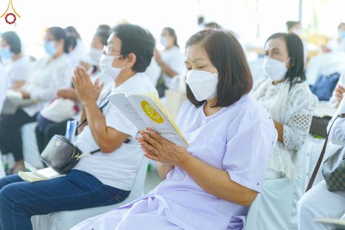 ภาพ No.71651:พระธรรมยาตรา ปฏิบัติศาสนกิจ ทำนุบำรุงศาสนสถาน, สวดธรรมจักร ,ปฏิบัติธรรม ร่วมกับชุมชน,นักเรียนเด็กดีวีสตาร์ และร่วมพิธีทอดผ้าป่าบำรุงศาสนสถาน ในโครงการธรรมยาตรากตัญญูบูชา มหาปูชนียาจารย์ พระมงคลเทพมุนี(สด จนฺทสโร) พระผู้ปราบมาร อนุสรณ์สถาน 7 แห่ง ปีที่ 11