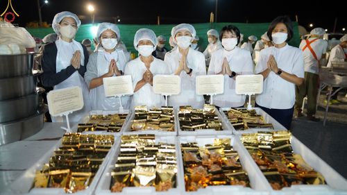 ภาพ No.74591:พิธีถวายภัตตาหารเป็นสังฆทาน แด่คณะพระธรรมยาตราฯ ในโครงการธรรมยาตรากตัญญูบูชา มหาปูชนียาจารย์ พระมงคลเทพมุนี(สด จนฺทสโร) พระผู้ปราบมาร อนุสรณ์สถาน 7 แห่ง ปีที่ 11 วันที่ 28 มกราคม พ.ศ. 2566