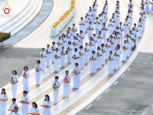 ภาพ No.320795:วันเสาร์ที่ 11 เมษายน พ.ศ.2569 พิธีเวียนประทักษิณ พิธีวันทาเจดีย์ โครงการอุปสมบทหมู่ บูชาธรรมหลวงพ่อธัมมชโย พ.ศ.2569 โครงการอุปสมบทหมู่ธรรมทายาท ระดับอุดมศึกษา รุ่น 53 (ภาคฤดูร้อน) ณ วัดพระธรรมกาย ปทุมธานี