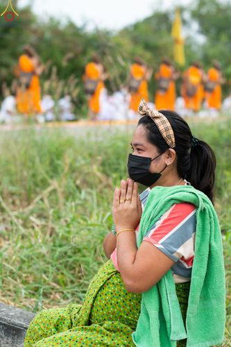 ภาพ No.68966:พิธีต้อนรับพระธรรมยาตรา ในโครงการธรรมยาตรากตัญญูบูชา มหาปูชนียาจารย์ พระมงคลเทพมุนี(สด จนฺทสโร) พระผู้ปราบมาร อนุสรณ์สถาน 7 แห่ง ปีที่ 11 วันที่ 3 มกราคม พ.ศ. 2566 ณ อนุสรณ์สถานมหาวิหารพระมงคลเทพมุนี จ.สุพรรณบุรี