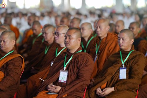 ภาพ No.311735:วันอังคารที่ 3 มีนาคม พ.ศ.2569 ปฏิบัติธรรมภาคสายวันมาฆบูชา พิธีถวายภัตตาหารเป็นสังฆทาน ณ สภาธรรมกายสากล วัดพระธรรมกาย