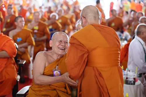 ภาพ No.323939:วันที่ 22 เมษายน พ.ศ.2569 (วันคุ้มครองโลก) พิธีถวายมหาสังฆทาน 40,000 กว่าวัดทั่วประเทศ ณ ลานธรรม พระมหาธรรมกายเจดีย์ วัดพระธรรมกาย