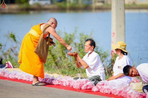 ภาพ No.296264:ภาพเบื้องหลังอาสาสมัครรวมใจ ชุดที่ 2 ในโครงการธรรมยาตรา กตัญญูบูชา มหาปูชนียาจารย์ พระมงคลเทพมุนี(สด จนฺทสโร) พระผู้ปราบมาร อนุสรณ์สถาน 7 แห่ง ปีที่ 14