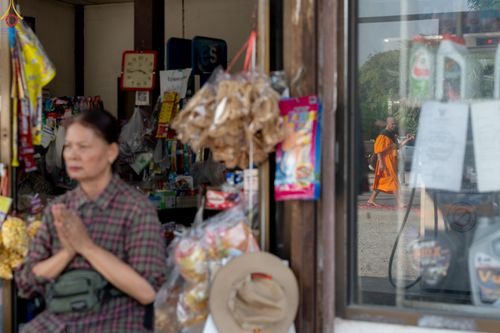ภาพ No.299446:วันที่ 18 มกราคม พ.ศ. 2569 พิธีต้อนรับพระธรรมยาตรา ณ อนุสรณ์สถานลำดับที่ 5 สถานที่เผยแผ่วิชชาธรรมกายครั้งแรก อนุสรณ์สถานบางปลา วัดบางปลา อำเภอบางเลน จังหวัดนครปฐม ในโครงการธรรมยาตรา กตัญญูบูชา มหาปูชนียาจารย์ พระมงคลเทพมุนี(สด จนฺทสโร) พระผู้ปราบมาร อนุส