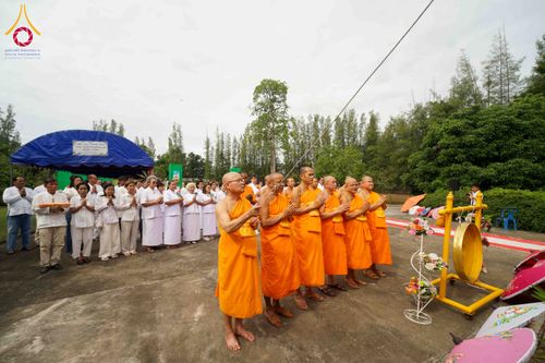 ภาพ No.340878:วันเสาร์ที่ 25 กรกฏาคม พ.ศ.2569 พิธีทอดผ้าป่าสามัคคี ปฐมฤกษ์ เปิดป้ายตั้งองค์ประธาน ณ ศูนย์ธรรมอุทยานสุขสดใส อ.จอมทอง จ.เชียงใหม่