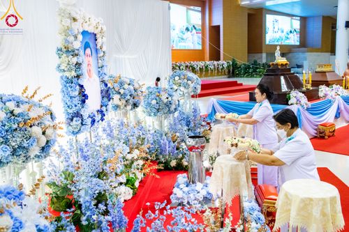 ภาพ No.90817:พิธีบำเพ็ญกุศลสวดพระอภิธรรม  อุบาสกถาวร พรหมถาวร (อุบาสกผู้ปั้นพระ) คืนที่ 4 วันอังคารที่ 17 ตุลาคม พ.ศ. 2566 ณ ห้องแก้วสารพัดนึก 1 สภาธรรมกายสากล วัดพระธรรมกาย จ.ปทุมธานี