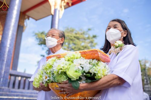 ภาพ No.69123:พระธรรมยาตรา ปฏิบัติศาสนกิจ ทำนุบำรุงศาสนสถาน, สวดธรรมจักร, ปฏิบัติธรรม ร่วมกับชุมชน,นักเรียนเด็กดีวีสตาร์ และร่วมพิธีทอดผ้าป่าบำรุงศาสนสถาน ในโครงการธรรมยาตรากตัญญูบูชา มหาปูชนียาจารย์ พระมงคลเทพมุนี(สด จนฺทสโร) พระผู้ปราบมาร อนุสรณ์สถาน 7 แห่ง ปีที่ 11