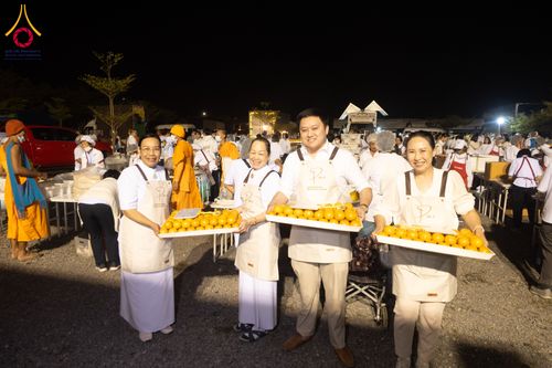 ภาพ No.294714:วันที่ 15 มกราคม พ.ศ. 2569 พิธีถวายภัตตาหารเป็นสังฆทาน แด่พระธรรมยาตรา ณ วัดโบสถ์บน ต.บางคูเวียง จ.นนทบุรี อนุสรณ์สถานลำดับที่ 4 สถานที่เกิดด้วยกายธรรม ในโครงการธรรมยาตรา กตัญญูบูชา มหาปูชนียาจารย์ พระมงคลเทพมุนี(สด จนฺทสโร) พระผู้ปราบมาร อนุสรณ์สถาน 7 แ