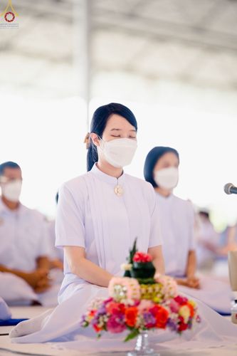 ภาพ No.63862:พิธีขอขมาและมอบผ้าไตรแด่นาคธรรมทายาท โครงการอุปสมบทบูชาธรรมมหาปูชนียาจารย์ วันอาทิตย์ที่ 20 พฤศจิกายน พ.ศ. 2565