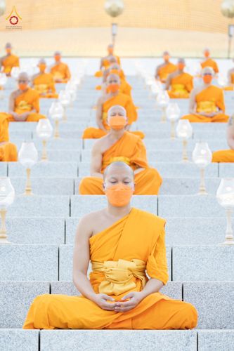 ภาพ No.81739:พิธีจุดวิสาขประทีปและเวียนประทักษิณ เนื่องในวันวิสาขบูชา วันเสาร์ที่ 3 มิถุนายน 2566 ณ ลานธรรมพระมหาธรรมกายเจดีย์ วัดพระธรรมกาย จ.ปทุมธานี