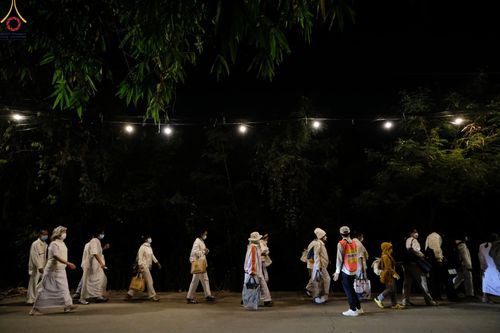 ภาพ No.73513:พิธีตักบาตรพระธรรมยาตราฯ ในโครงการธรรมยาตรากตัญญูบูชา มหาปูชนียาจารย์ พระมงคลเทพมุนี(สด จนฺทสโร) พระผู้ปราบมาร ปีที่ 11 ณ อนุสรณ์สถานลำดับที่ 4 สถานที่เกิดด้วยกายธรรม วัดโบสถ์ (บน) บางคูเวียง อ.บางกรวย จ.นนทบุรี วันที่ 22 มกราคม พ.ศ. 2566